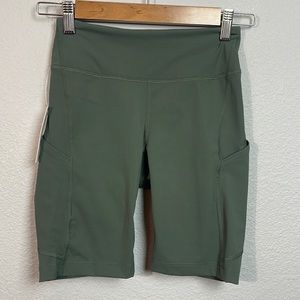 NWT Outdoor Voices Zoom Shorts